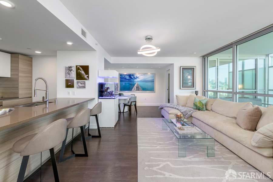 Photo #10: 425082463 Listing: Photo #10