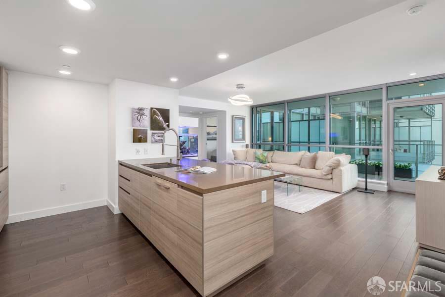 Photo #5: 425082463 Listing: Photo #5