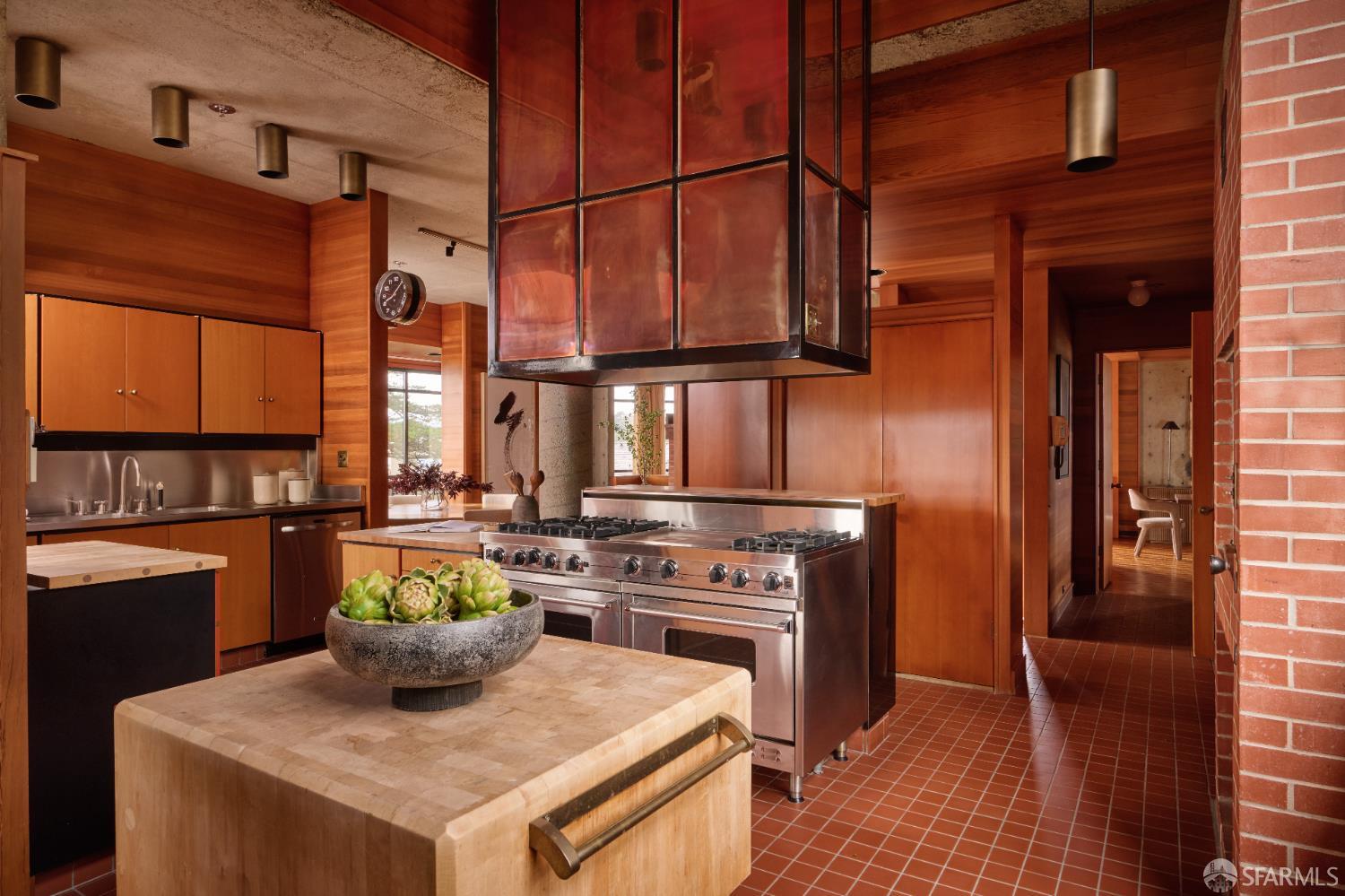 Detail Gallery Image 21 of 39 For 111 Edgehill Way, San Francisco,  CA 94127 - 8 Beds | 5/3 Baths