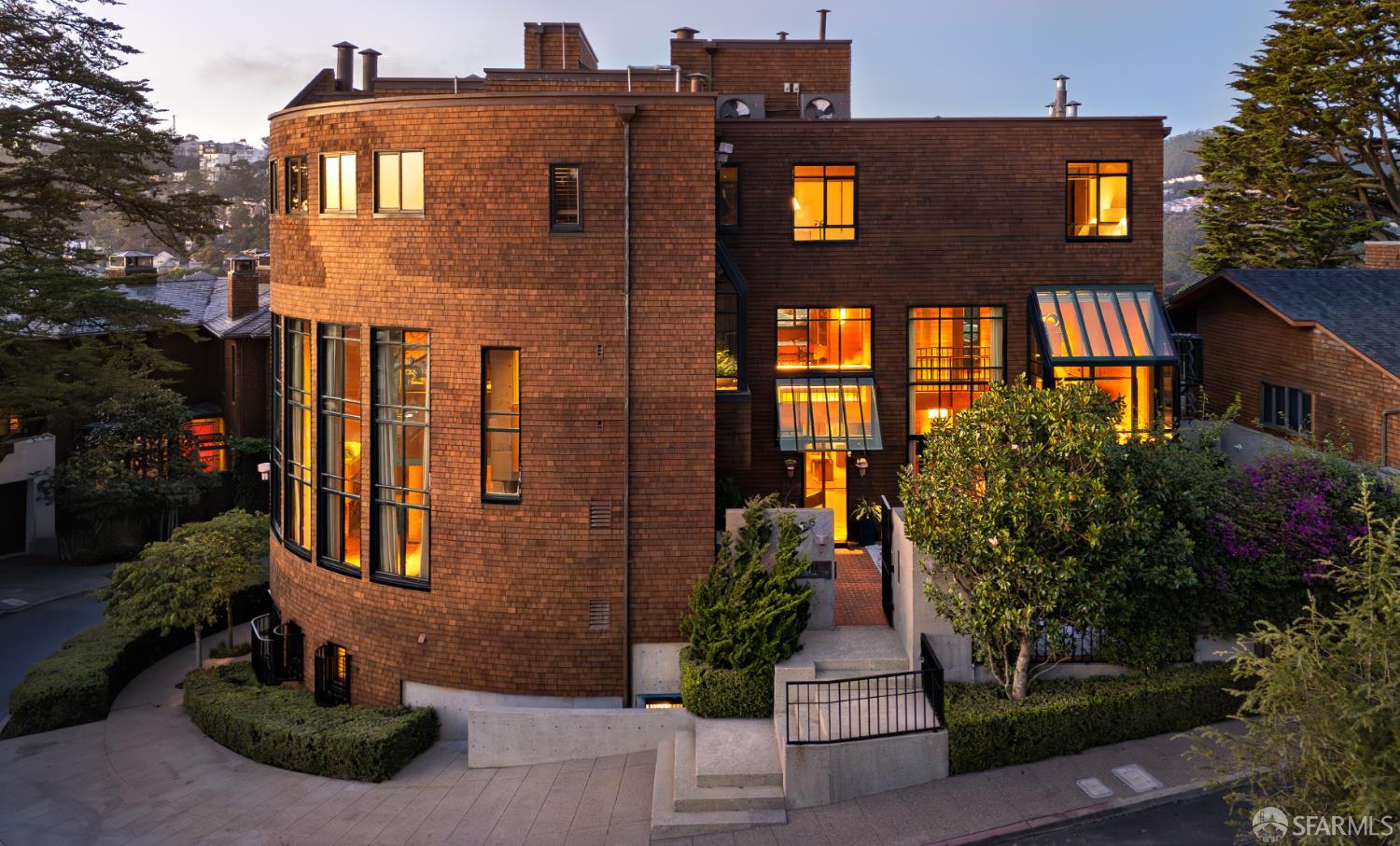 Detail Gallery Image 3 of 39 For 111 Edgehill Way, San Francisco,  CA 94127 - 8 Beds | 5/3 Baths