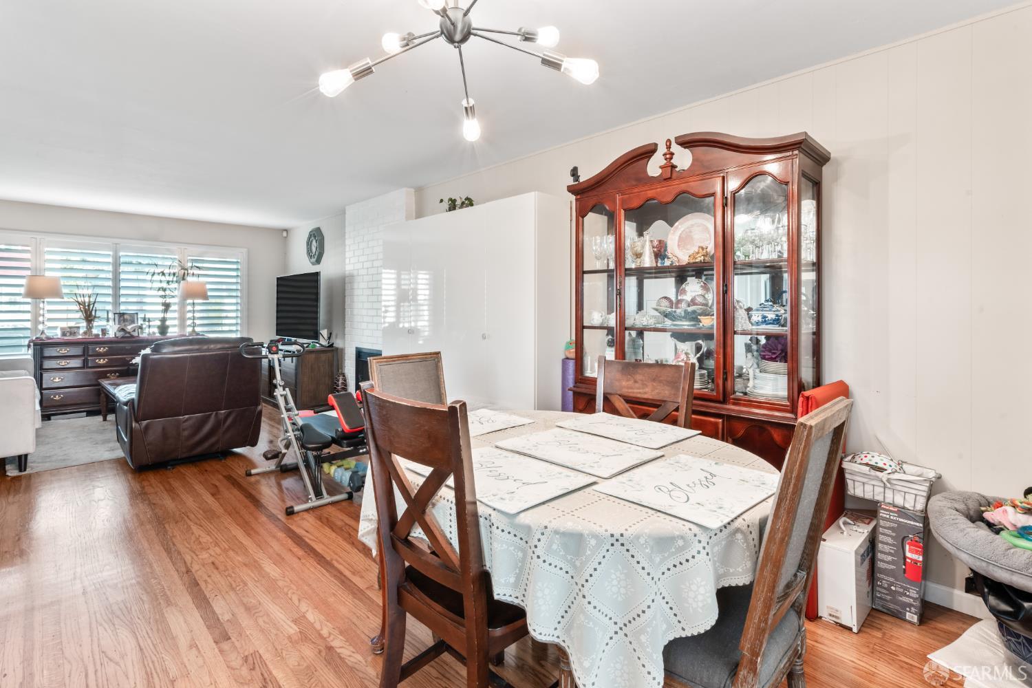 Detail Gallery Image 9 of 88 For 656 Forest Lake Dr, Pacifica,  CA 94044 - 3 Beds | 2/1 Baths