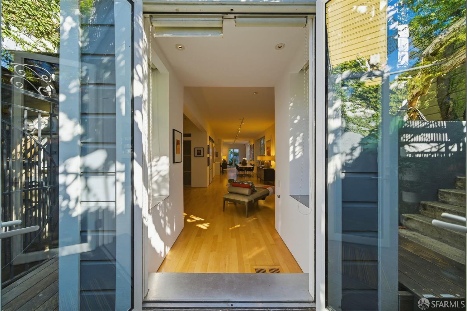 Detail Gallery Image 33 of 39 For 1031 Dolores St, San Francisco,  CA 94110 - 1 Beds | 1/1 Baths