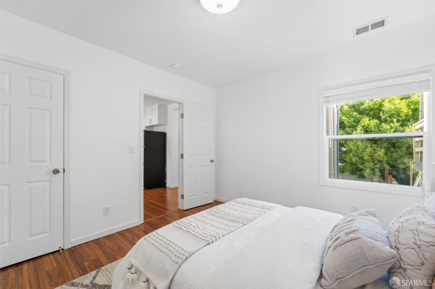 Detail Gallery Image 13 of 34 For 34 Brighton Ave, San Francisco,  CA 94112 - 3 Beds | 2 Baths