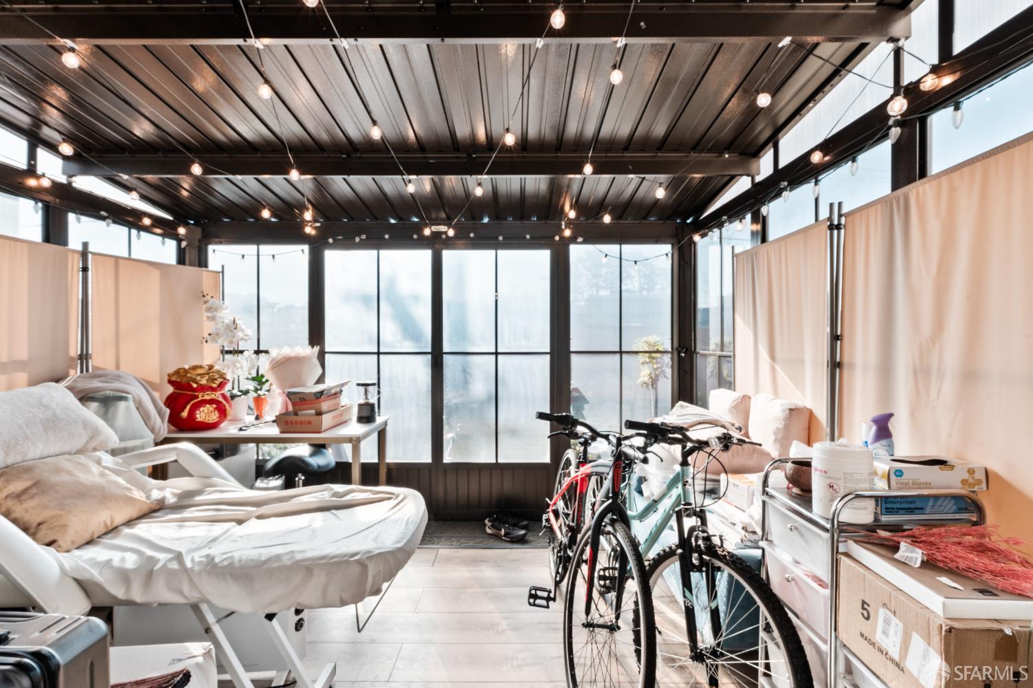 Detail Gallery Image 15 of 88 For 656 Forest Lake Dr, Pacifica,  CA 94044 - 3 Beds | 2/1 Baths