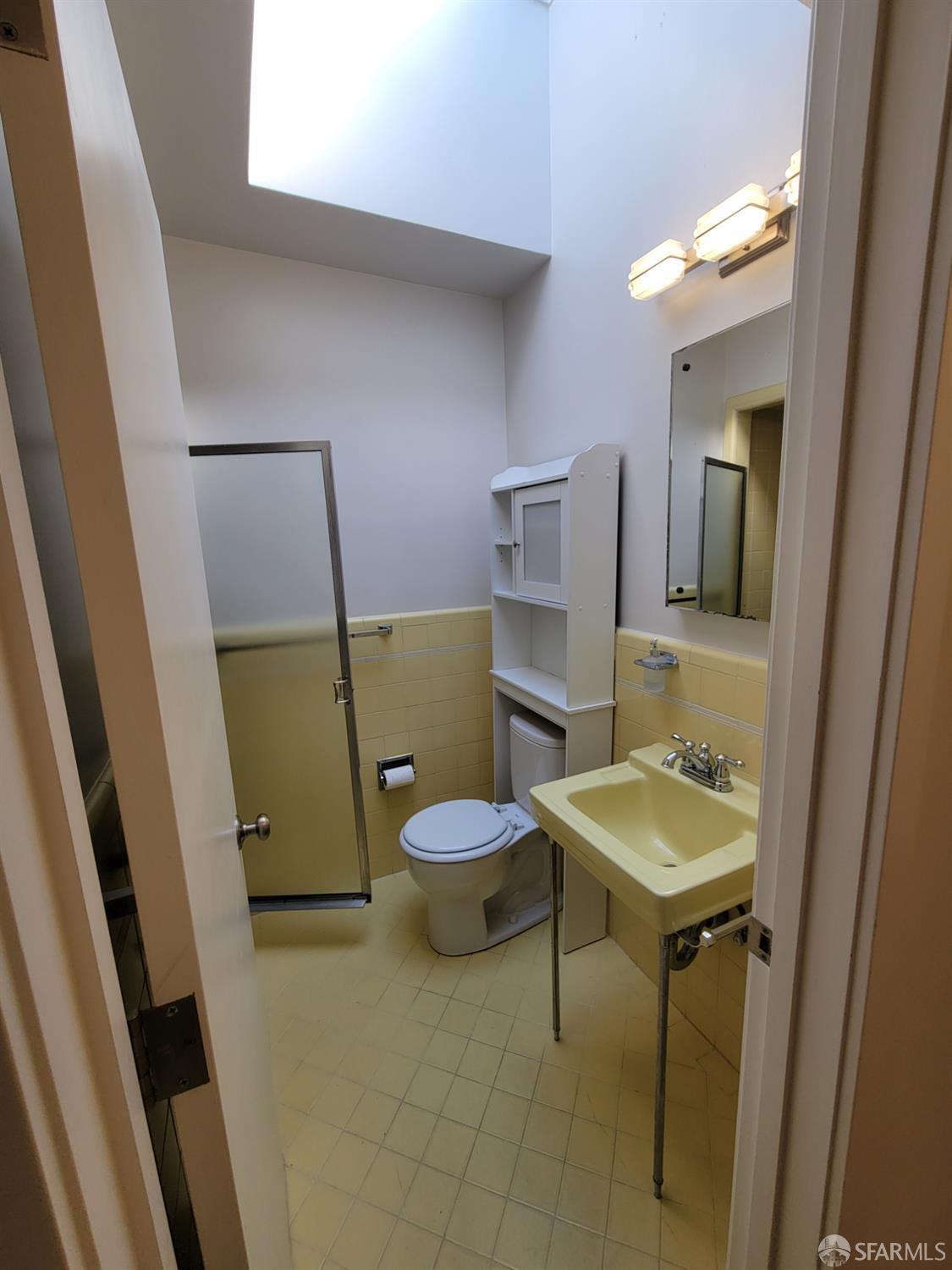 Detail Gallery Image 18 of 30 For 2019 Lawton St, San Francisco,  CA 94122 - 2 Beds | 2 Baths