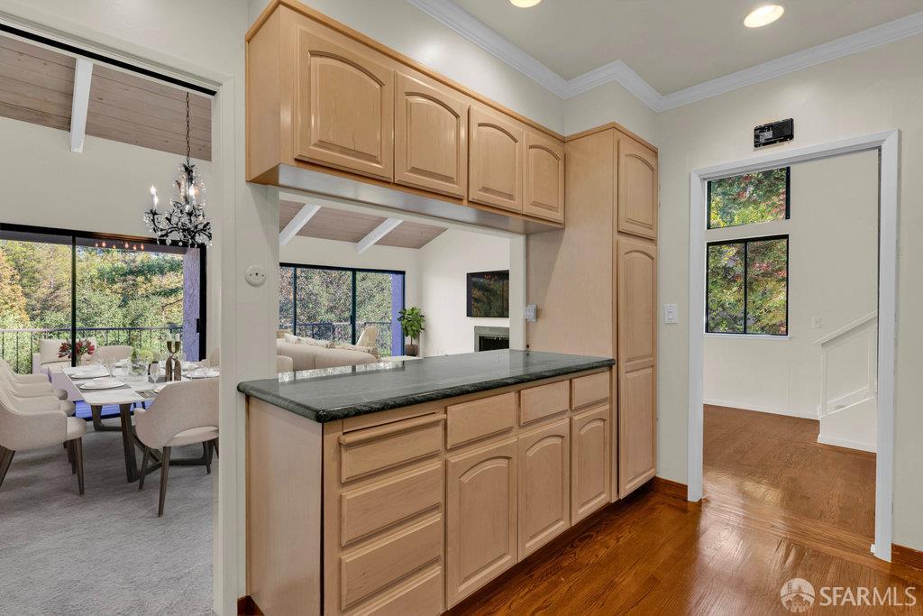 Detail Gallery Image 27 of 57 For 170 Sand Hill Cir, Menlo Park,  CA 94025 - 3 Beds | 2 Baths