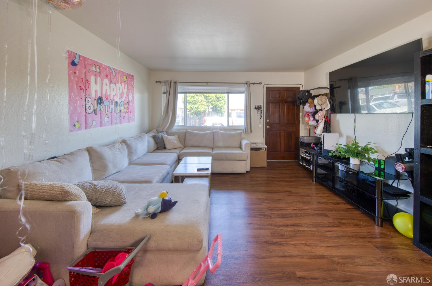 Detail Gallery Image 11 of 41 For 24039 Park St, Hayward,  CA 94541 - – Beds | – Baths