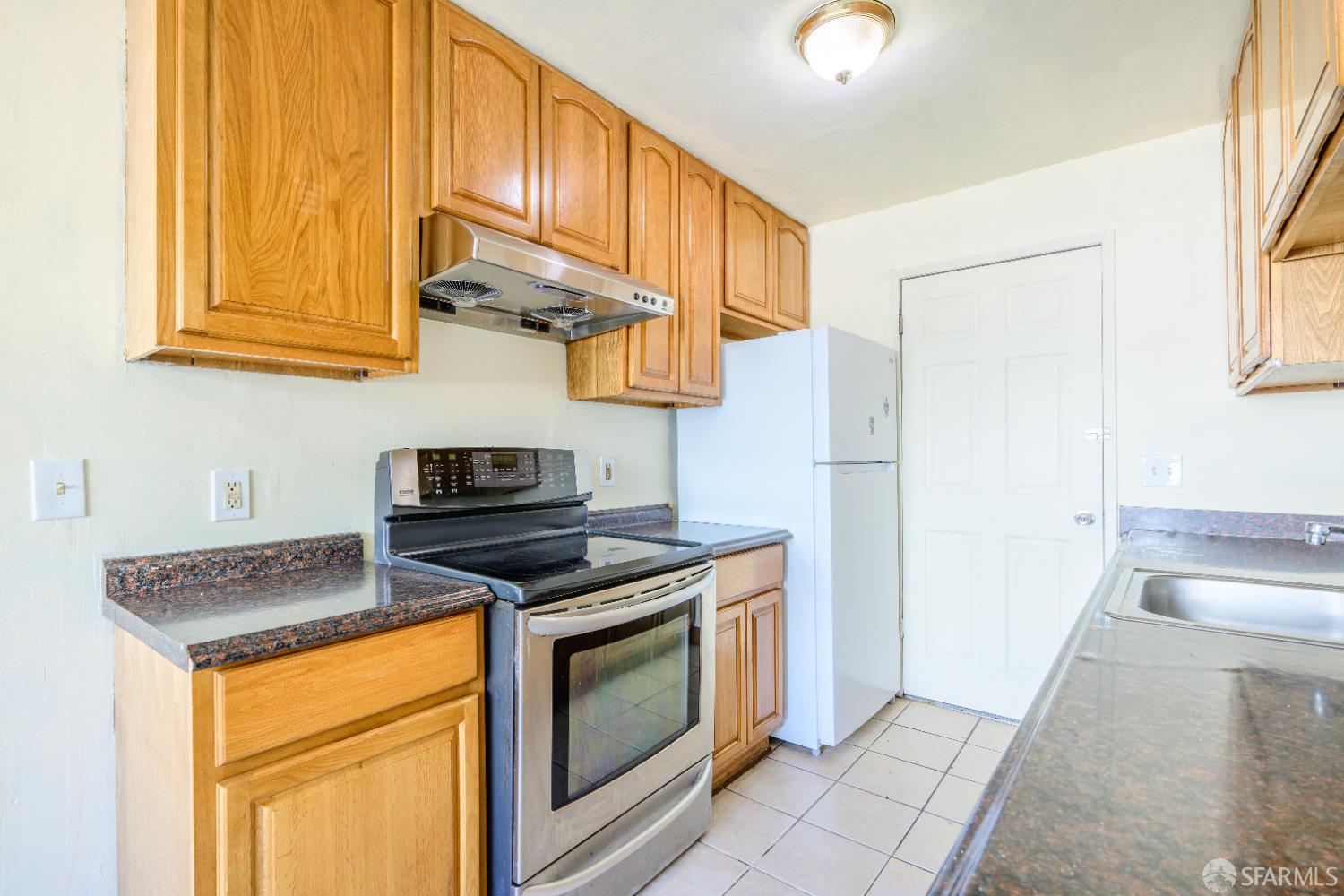 Detail Gallery Image 10 of 35 For 54 Garibaldi St, Daly City,  CA 94014 - 4 Beds | 2 Baths