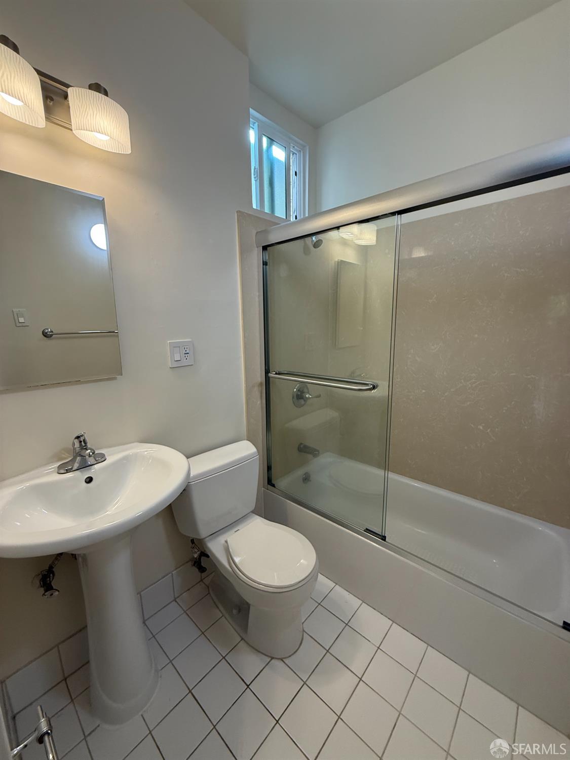 Detail Gallery Image 9 of 10 For 3315 Steiner St #1,  San Francisco,  CA 94123 - 0 Beds | 1 Baths