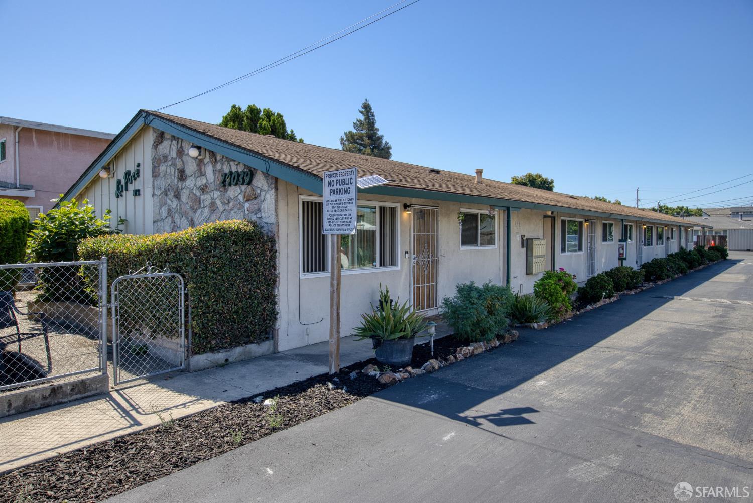 Detail Gallery Image 5 of 41 For 24039 Park St, Hayward,  CA 94541 - – Beds | – Baths