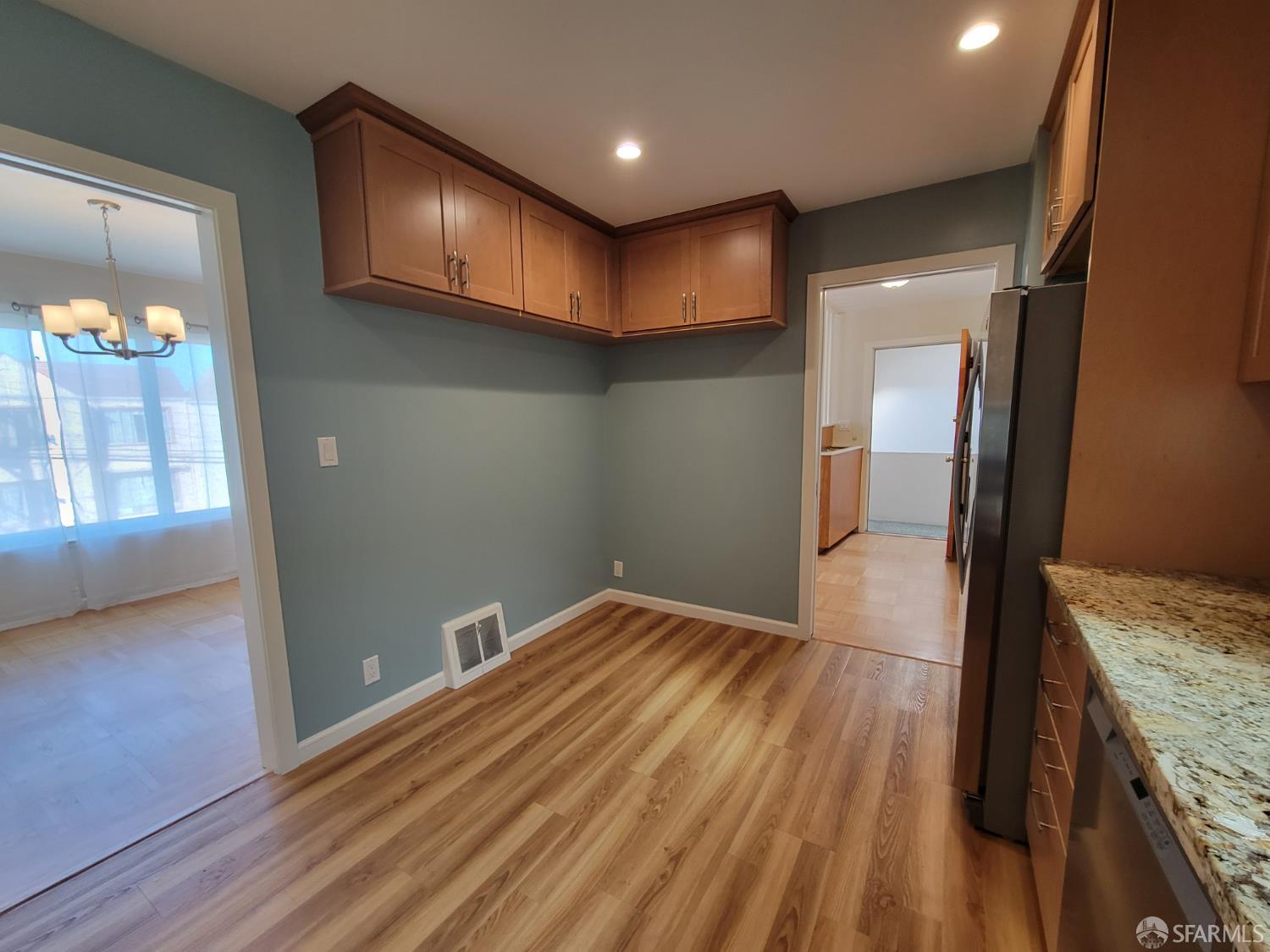 Detail Gallery Image 12 of 30 For 2019 Lawton St, San Francisco,  CA 94122 - 2 Beds | 2 Baths