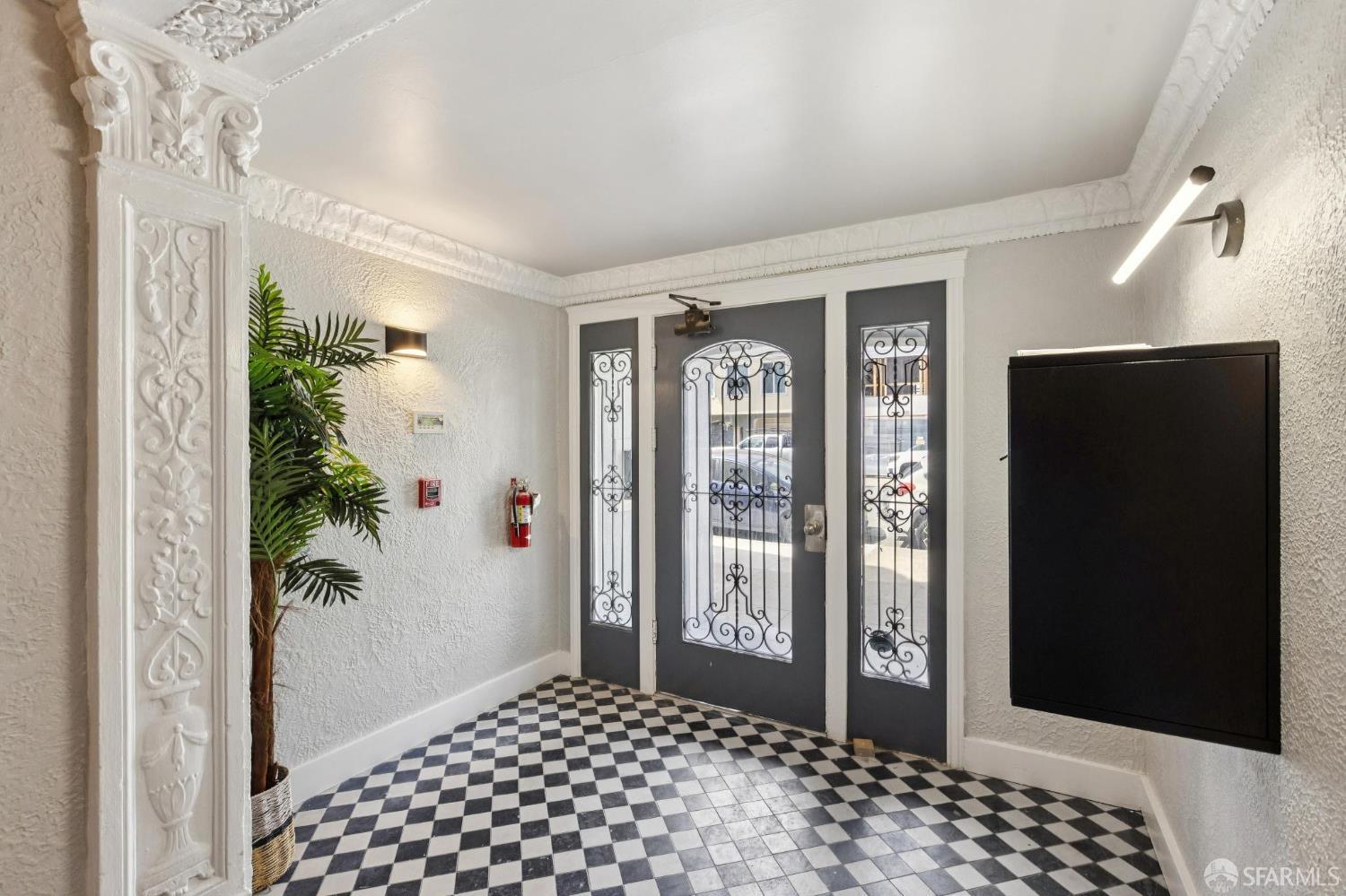 Detail Gallery Image 2 of 14 For 880 26th Ave, San Francisco,  CA 94121 - – Beds | – Baths