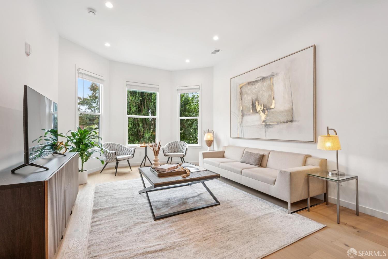 Detail Gallery Image 2 of 43 For 1117 Guerrero St, San Francisco,  CA 94110 - – Beds | – Baths