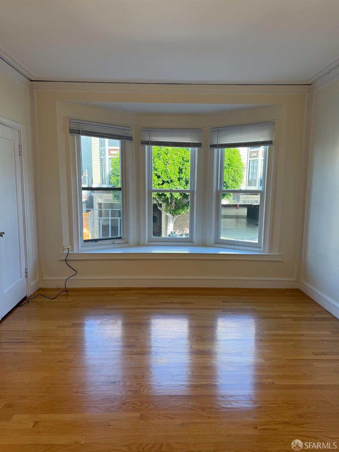 Detail Gallery Image 3 of 10 For 3315 Steiner St #1,  San Francisco,  CA 94123 - 0 Beds | 1 Baths