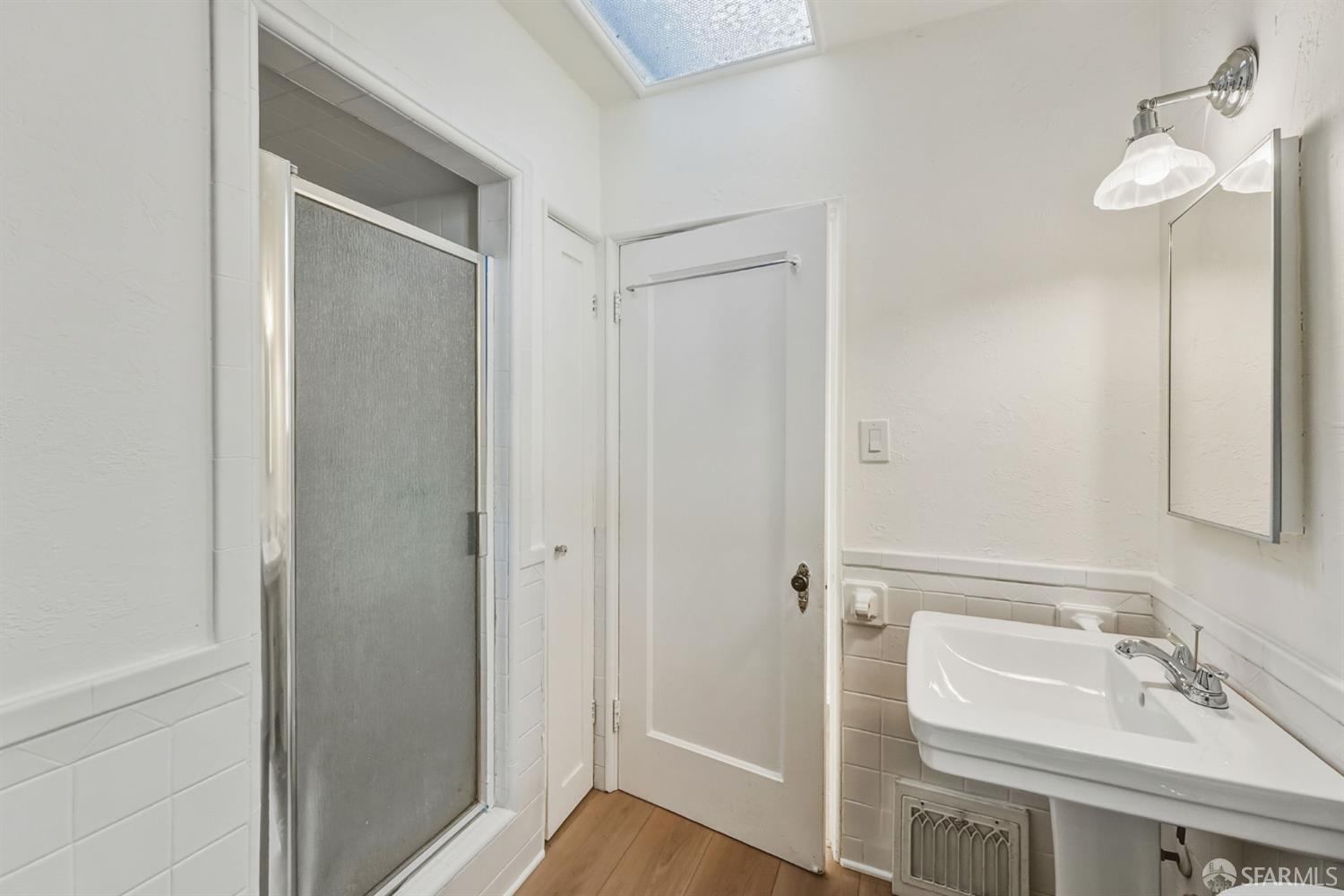 Detail Gallery Image 11 of 24 For 2921 Alemany Blvd, San Francisco,  CA 94112 - 2 Beds | 1 Baths