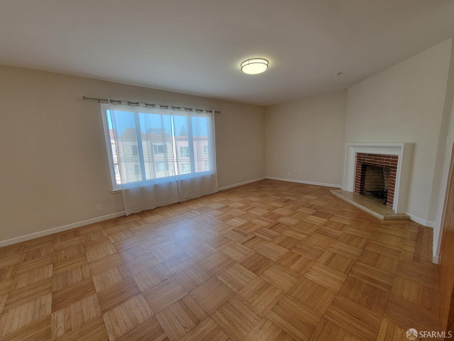 Detail Gallery Image 7 of 30 For 2019 Lawton St, San Francisco,  CA 94122 - 2 Beds | 2 Baths