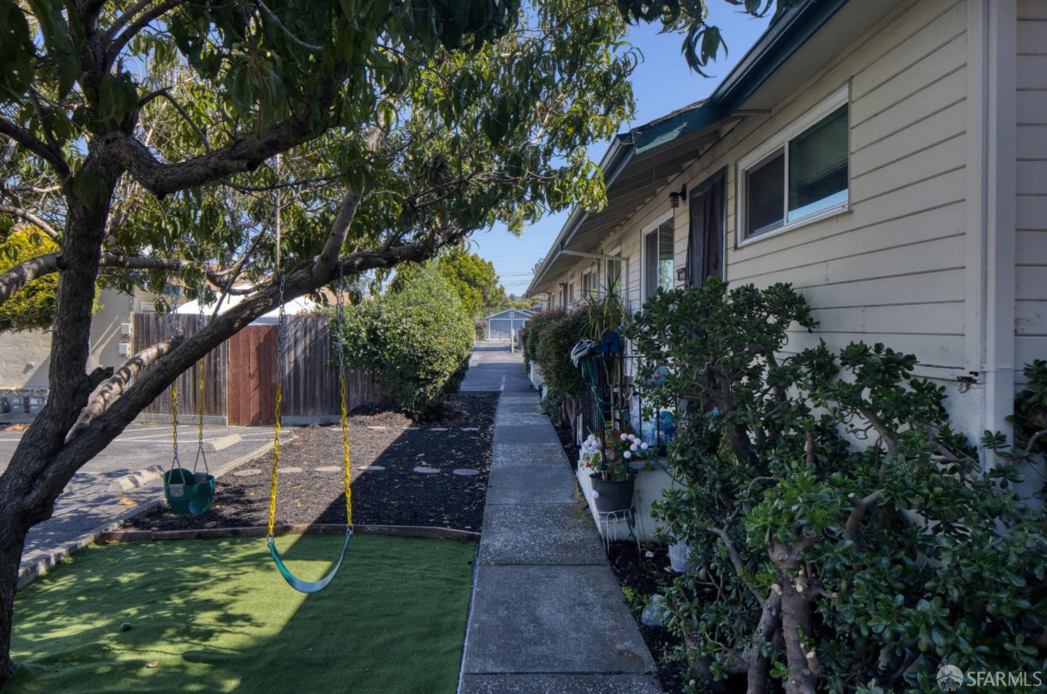 Detail Gallery Image 27 of 41 For 24039 Park St, Hayward,  CA 94541 - – Beds | – Baths