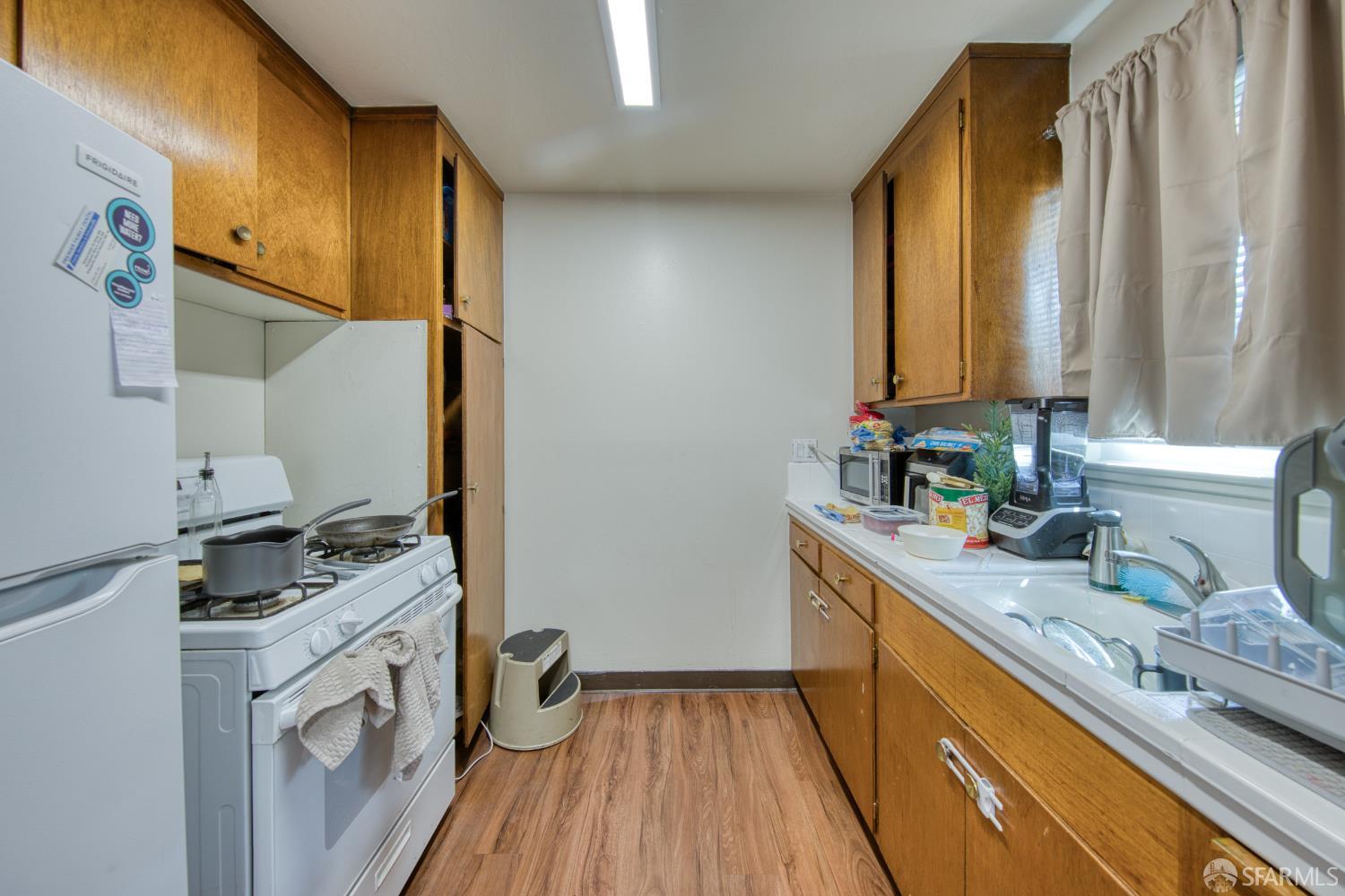 Detail Gallery Image 9 of 41 For 24039 Park St, Hayward,  CA 94541 - – Beds | – Baths