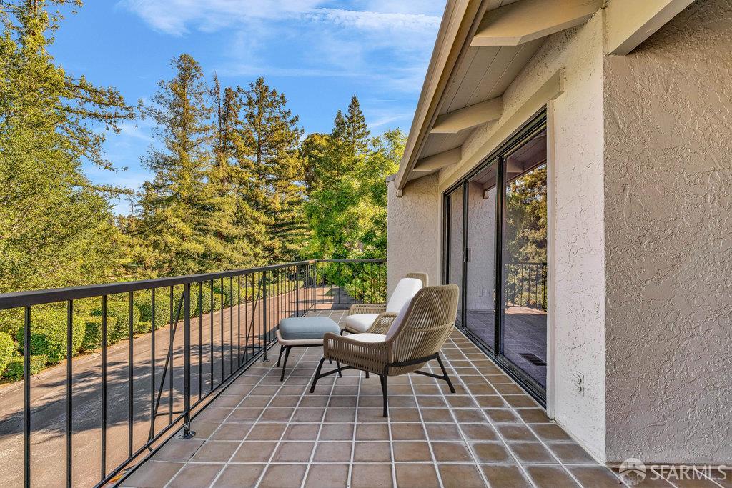 Detail Gallery Image 11 of 57 For 170 Sand Hill Cir, Menlo Park,  CA 94025 - 3 Beds | 2 Baths