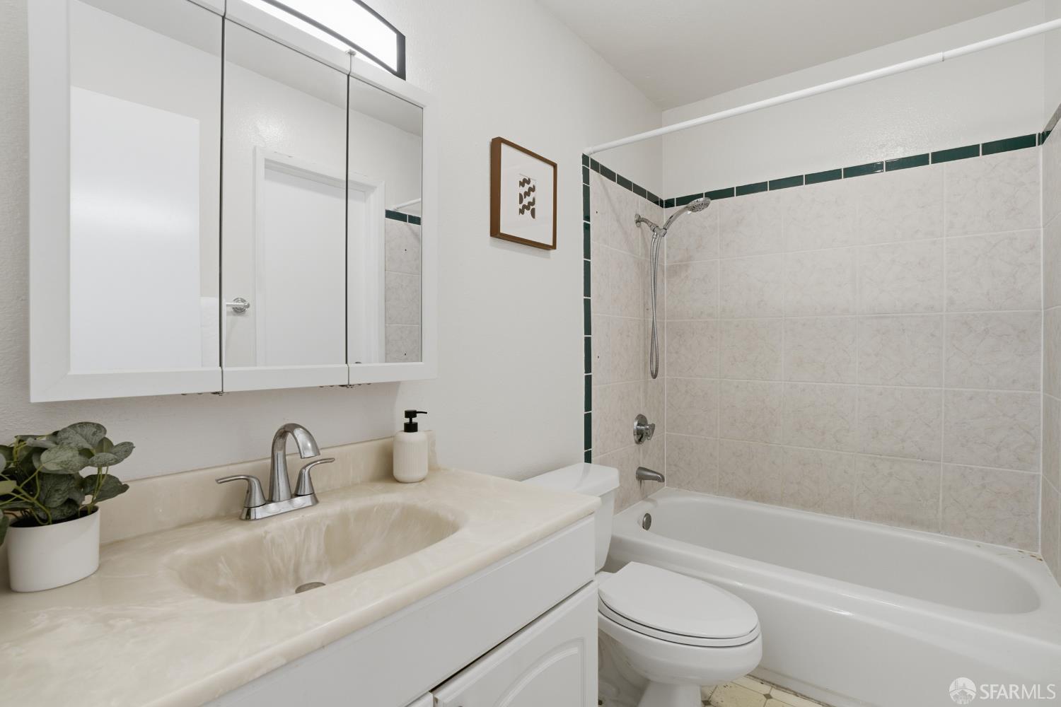 Detail Gallery Image 16 of 40 For 391 Mandarin Dr #208,  Daly City,  CA 94015 - 2 Beds | 1/1 Baths