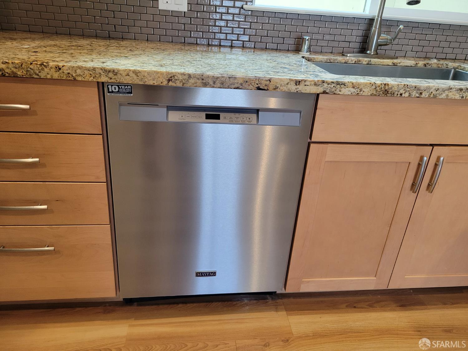 Detail Gallery Image 15 of 30 For 2019 Lawton St, San Francisco,  CA 94122 - 2 Beds | 2 Baths