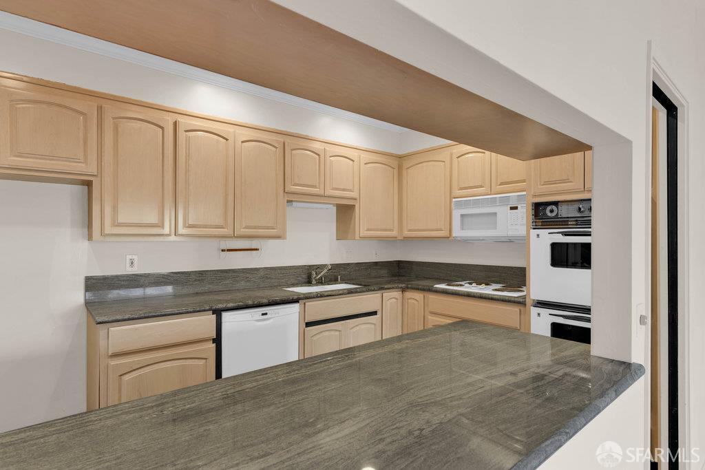 Detail Gallery Image 26 of 57 For 170 Sand Hill Cir, Menlo Park,  CA 94025 - 3 Beds | 2 Baths