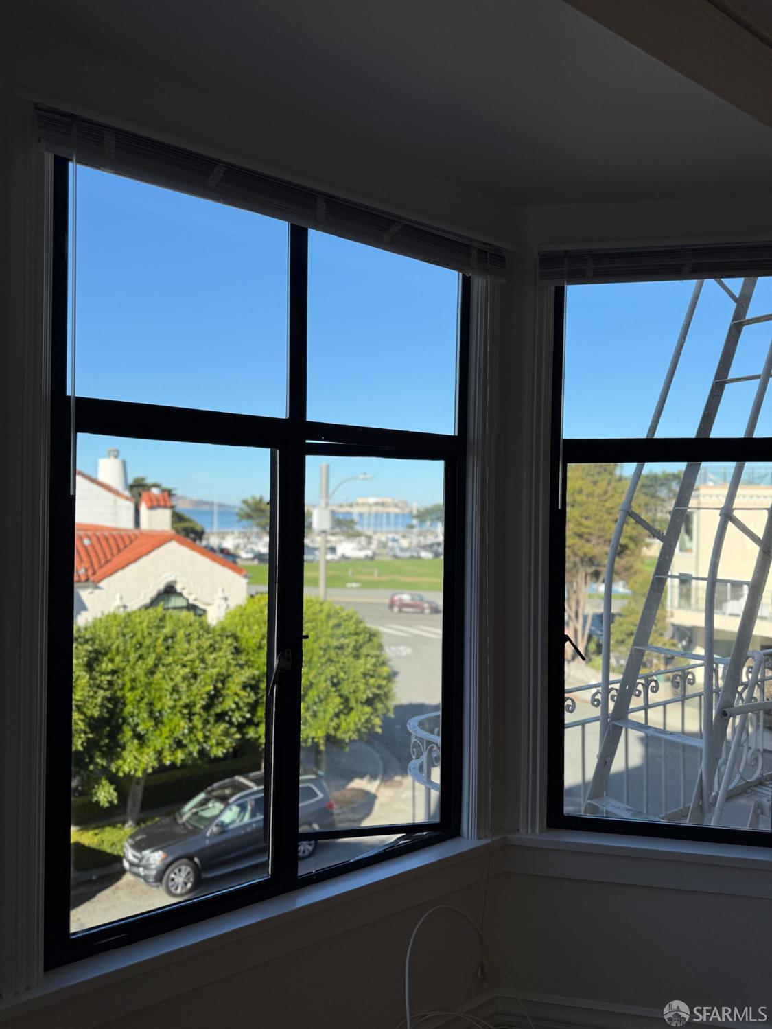 Detail Gallery Image 4 of 19 For 3757 Webster St #204,  San Francisco,  CA 94123 - 1 Beds | 1 Baths