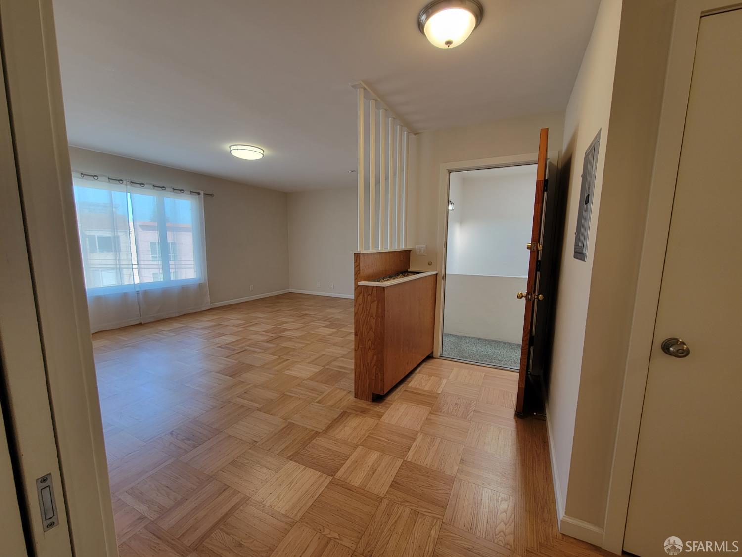 Detail Gallery Image 4 of 30 For 2019 Lawton St, San Francisco,  CA 94122 - 2 Beds | 2 Baths