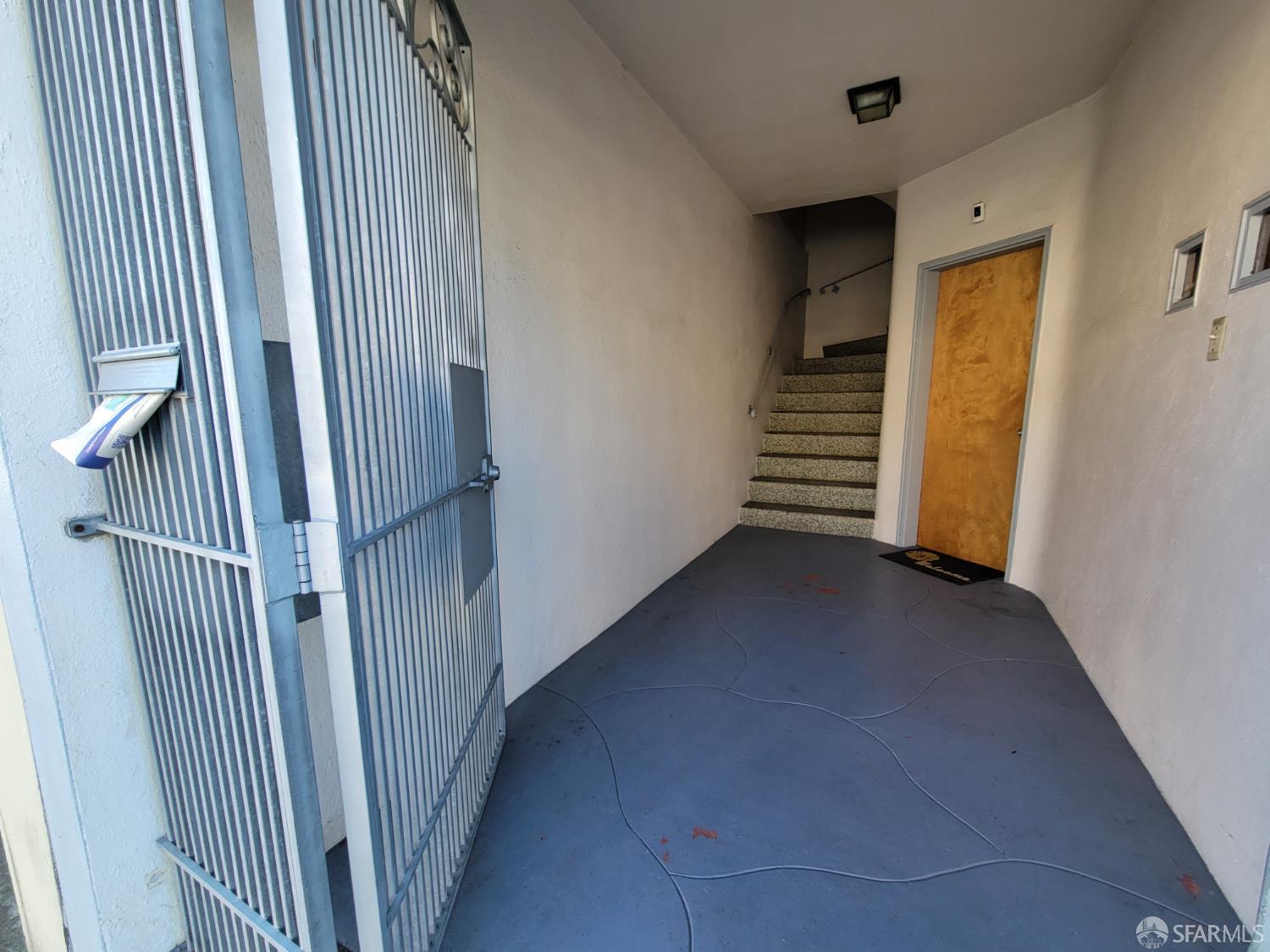 Detail Gallery Image 2 of 30 For 2019 Lawton St, San Francisco,  CA 94122 - 2 Beds | 2 Baths