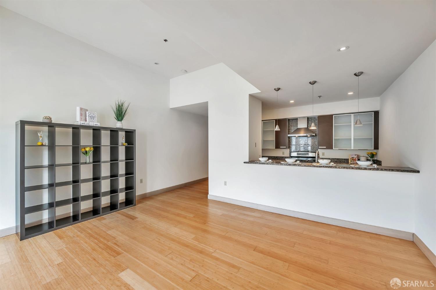 Detail Gallery Image 10 of 41 For 368 Elm St #407,  San Francisco,  CA 94102 - 2 Beds | 2 Baths