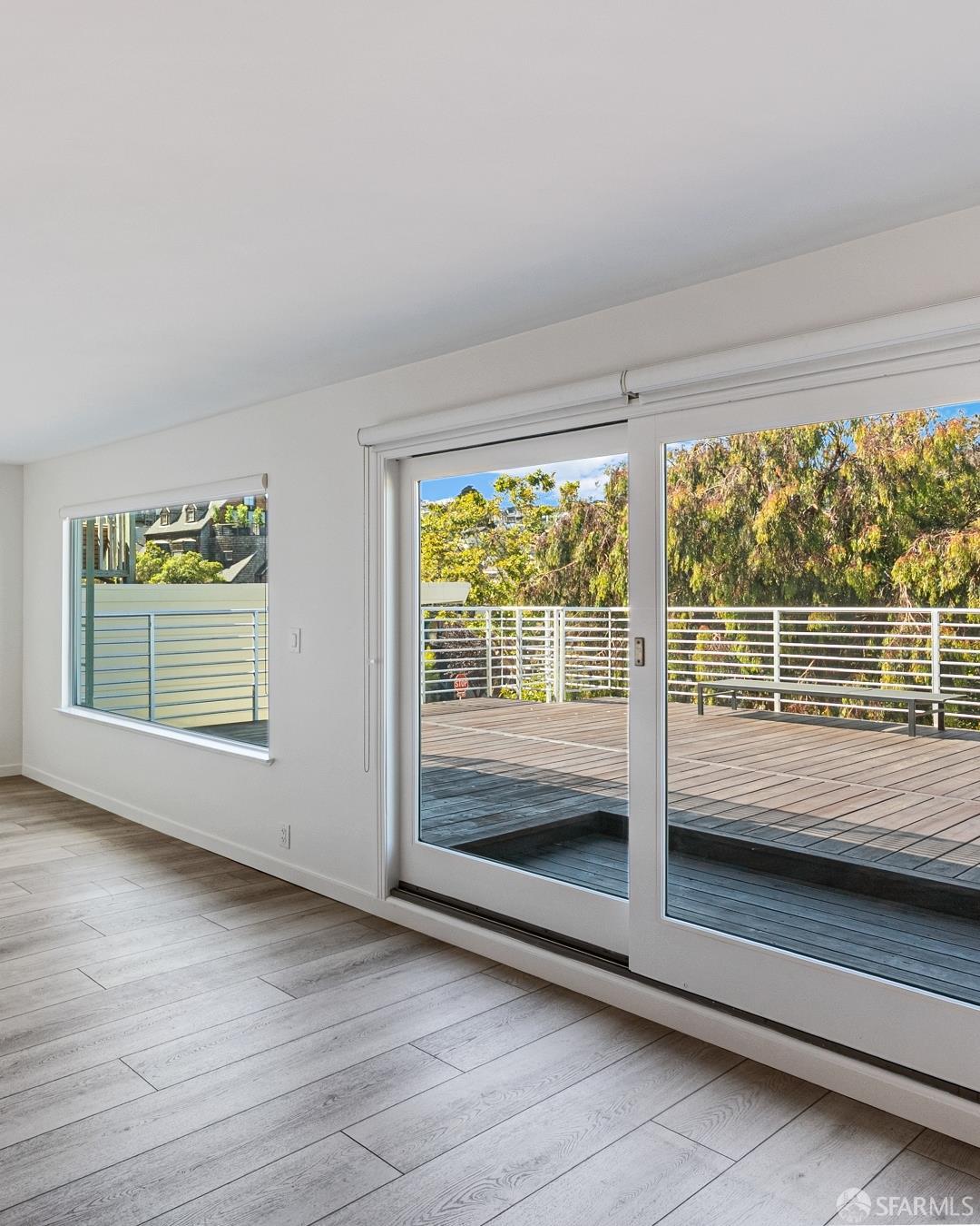 Detail Gallery Image 17 of 34 For 685 Noe St #2,  San Francisco,  CA 94114 - 3 Beds | 2 Baths