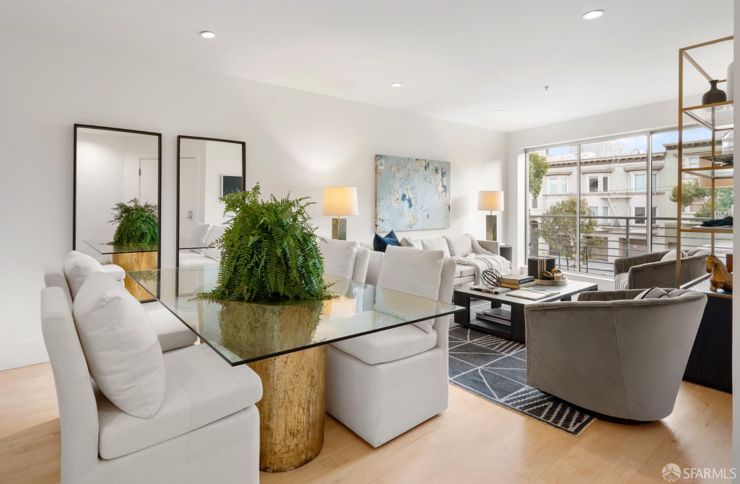 Detail Gallery Image 6 of 26 For 2315 Van Ness Ave #2,  San Francisco,  CA 94109 - 2 Beds | 1/1 Baths