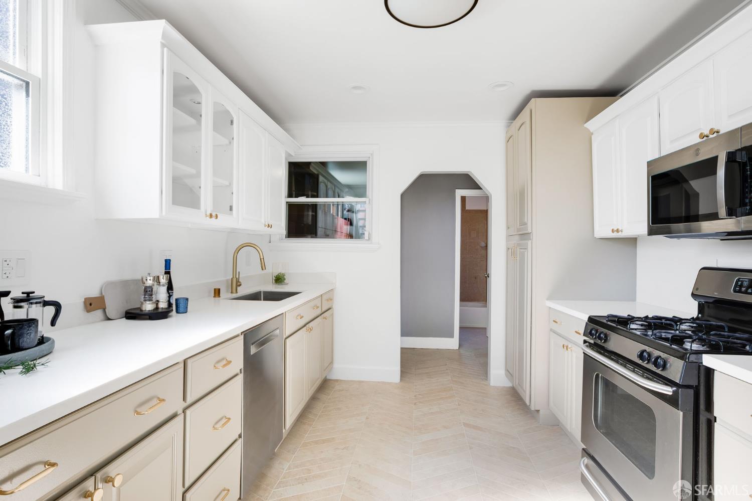 Detail Gallery Image 14 of 23 For 8 Fountain St, San Francisco,  CA 94114 - 2 Beds | 1 Baths