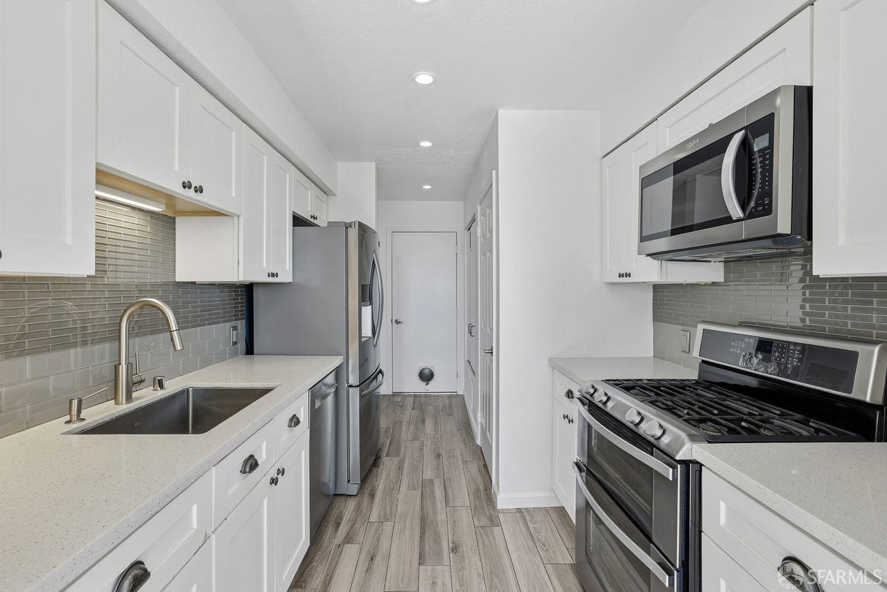 Detail Gallery Image 11 of 46 For 59 Kiska Rd, San Francisco,  CA 94124 - 2 Beds | 1/1 Baths