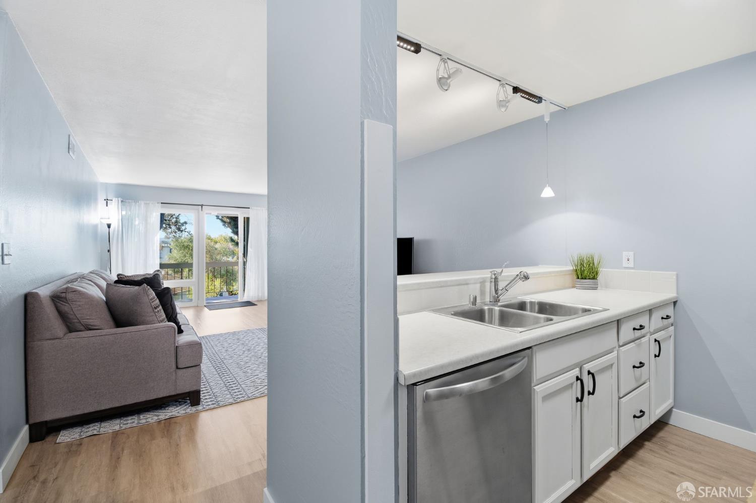 Detail Gallery Image 13 of 29 For 626 Mariners Island Blvd #205,  San Mateo,  CA 94404 - 1 Beds | 1 Baths