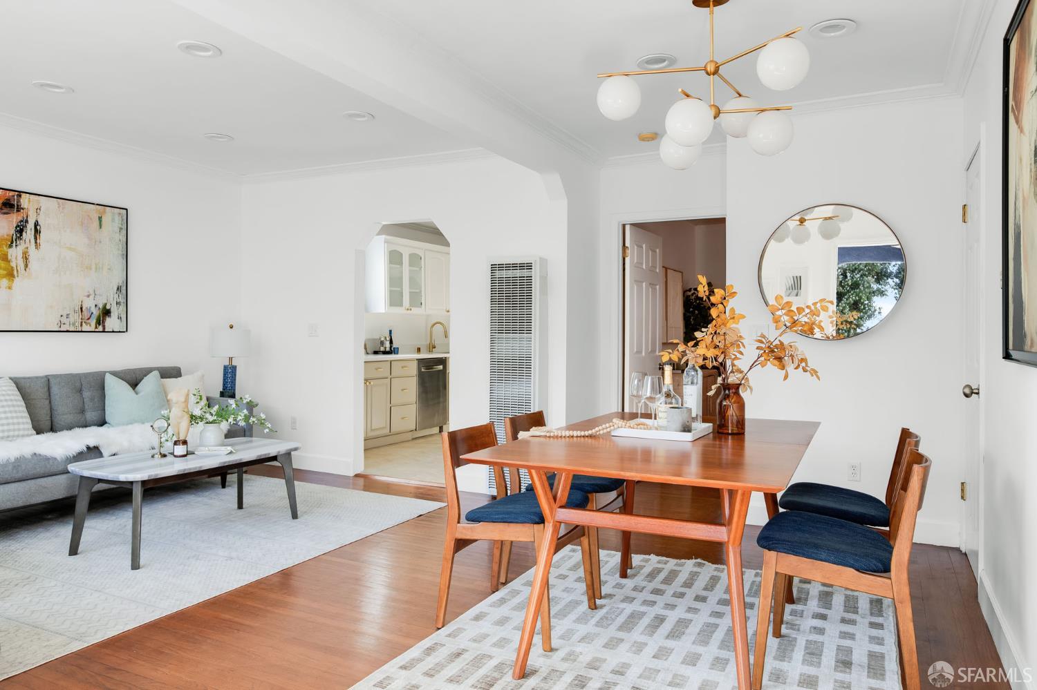 Detail Gallery Image 4 of 23 For 8 Fountain St, San Francisco,  CA 94114 - 2 Beds | 1 Baths