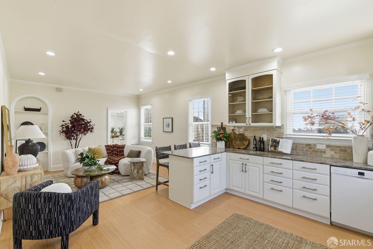 Detail Gallery Image 19 of 67 For 3340 Baker St, San Francisco,  CA 94123 - 5 Beds | 4/1 Baths