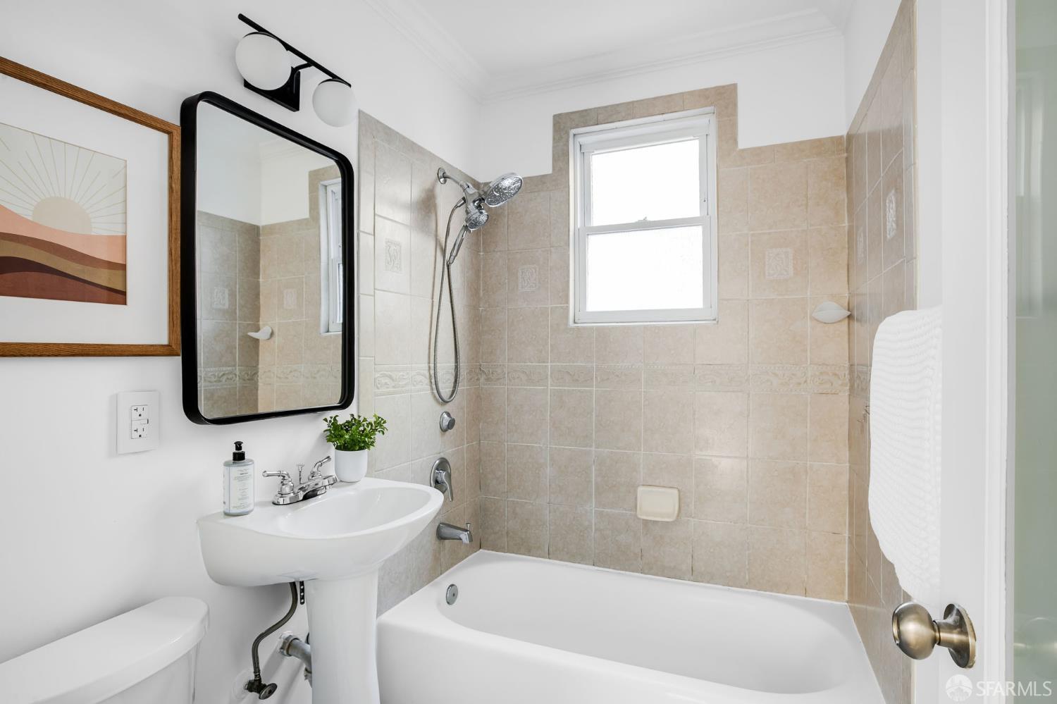 Detail Gallery Image 16 of 23 For 8 Fountain St, San Francisco,  CA 94114 - 2 Beds | 1 Baths