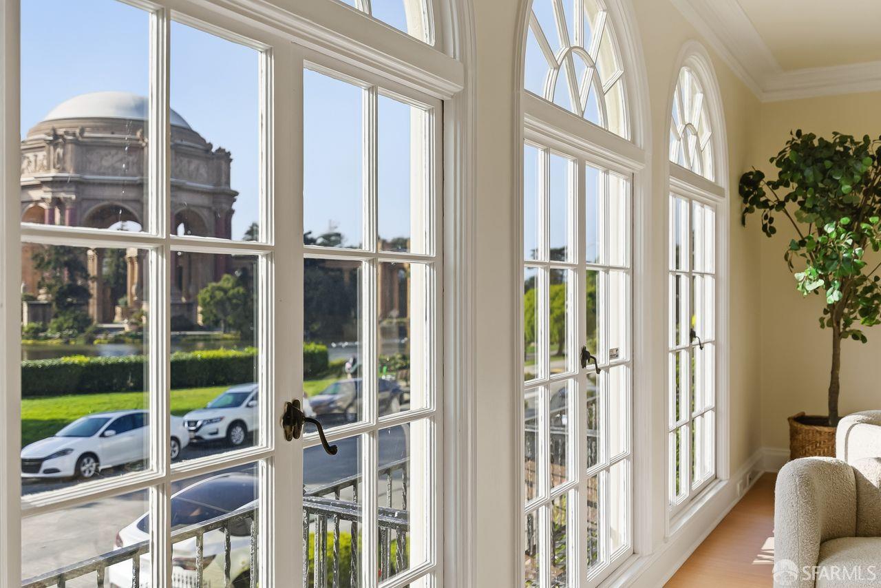 Detail Gallery Image 6 of 67 For 3340 Baker St, San Francisco,  CA 94123 - 5 Beds | 4/1 Baths