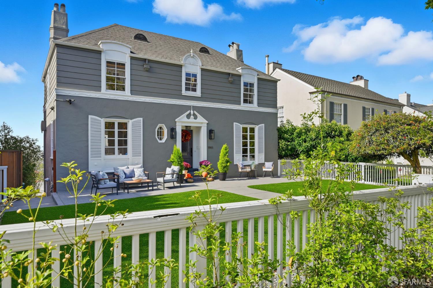 Detail Gallery Image 13 of 97 For 1983 15th Ave, San Francisco,  CA 94116 - 5 Beds | 4/1 Baths