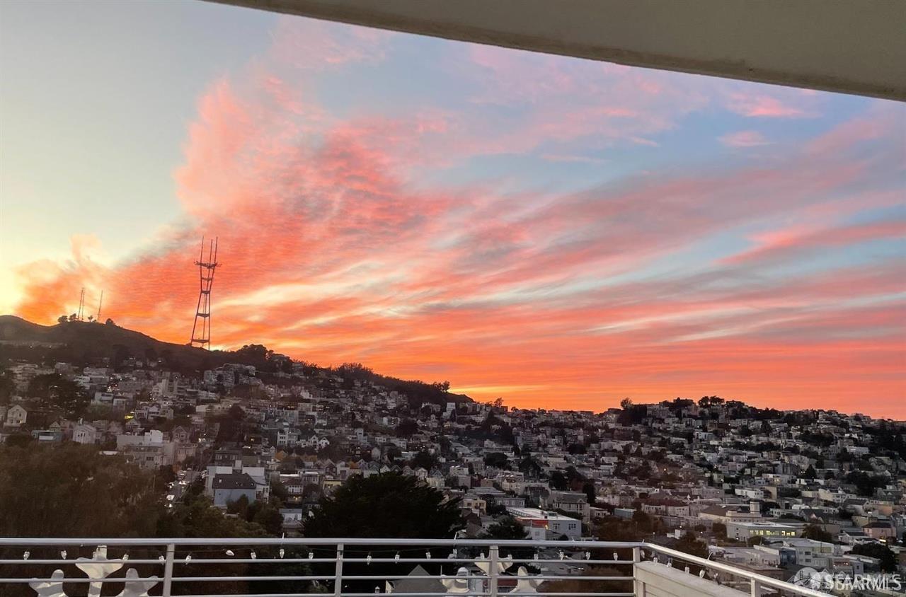 Detail Gallery Image 4 of 34 For 685 Noe St #2,  San Francisco,  CA 94114 - 3 Beds | 2 Baths