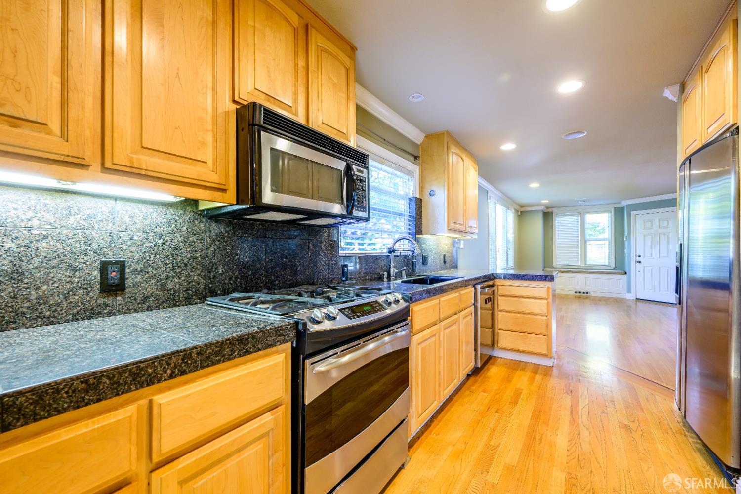 Detail Gallery Image 12 of 80 For 647 N 2nd St, San Jose,  CA 95112 - 4 Beds | 4 Baths