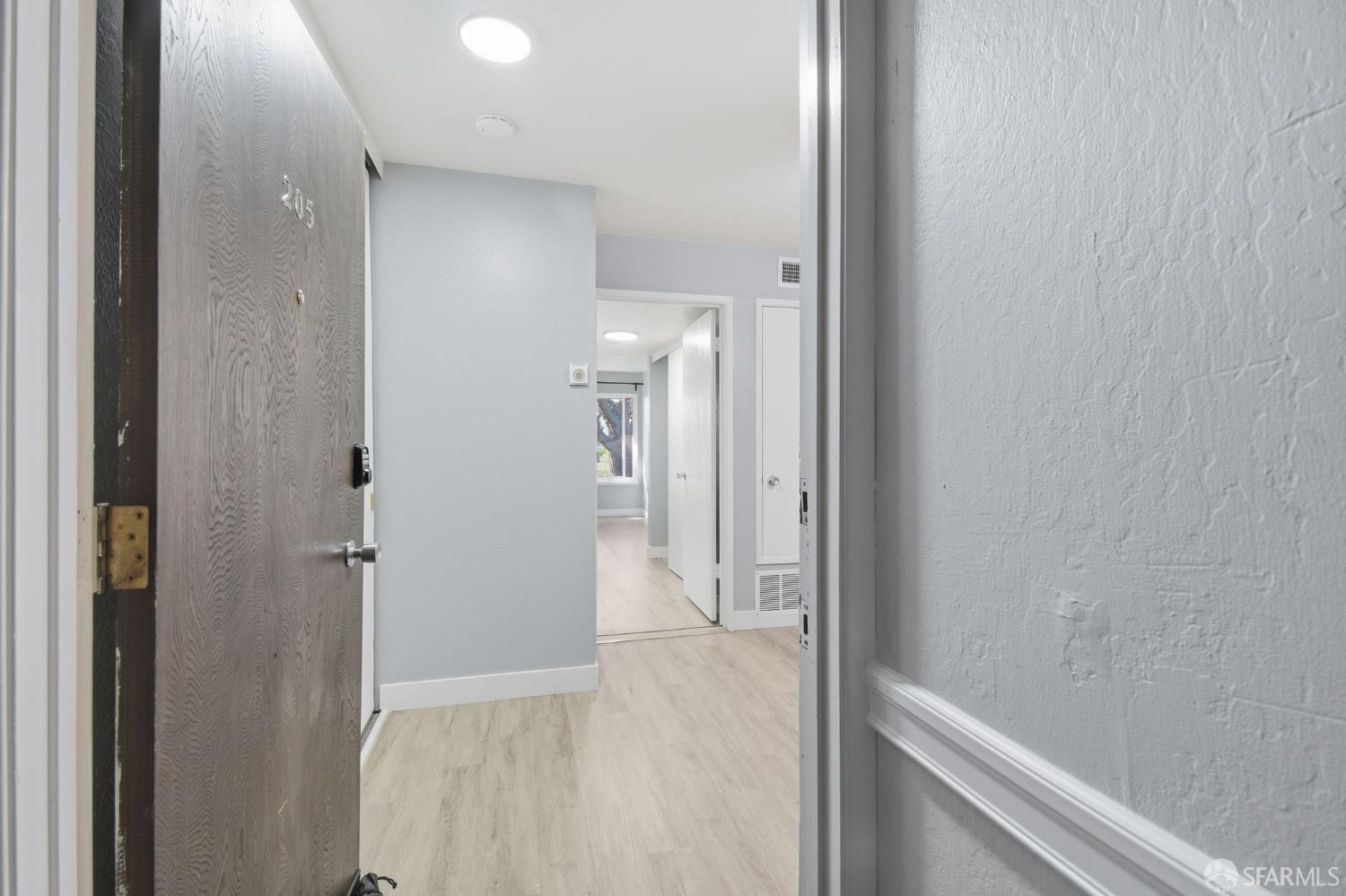 Detail Gallery Image 7 of 29 For 626 Mariners Island Blvd #205,  San Mateo,  CA 94404 - 1 Beds | 1 Baths