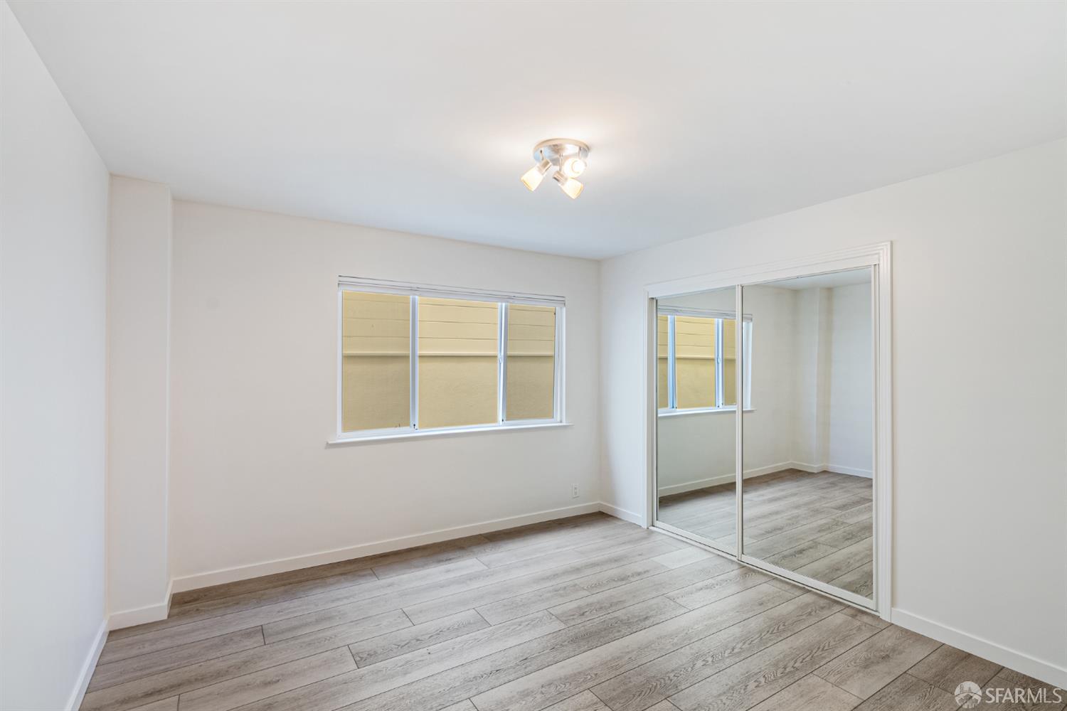 Detail Gallery Image 23 of 34 For 685 Noe St #2,  San Francisco,  CA 94114 - 3 Beds | 2 Baths