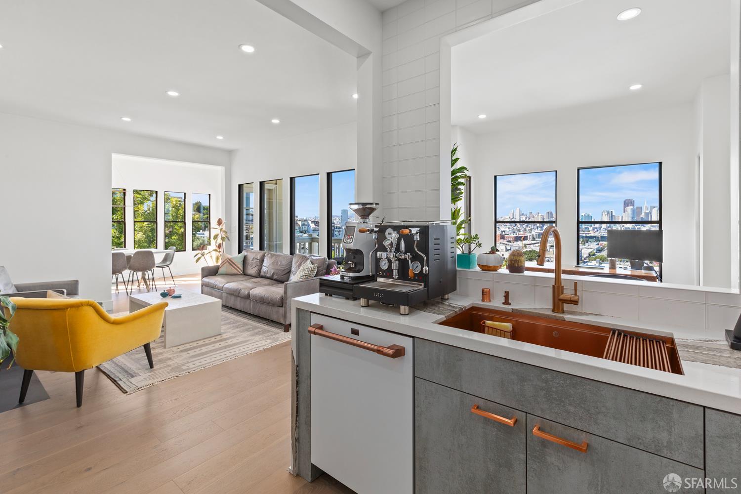 Detail Gallery Image 4 of 59 For 1812 20th St, San Francisco,  CA 94107 - 3 Beds | 2 Baths