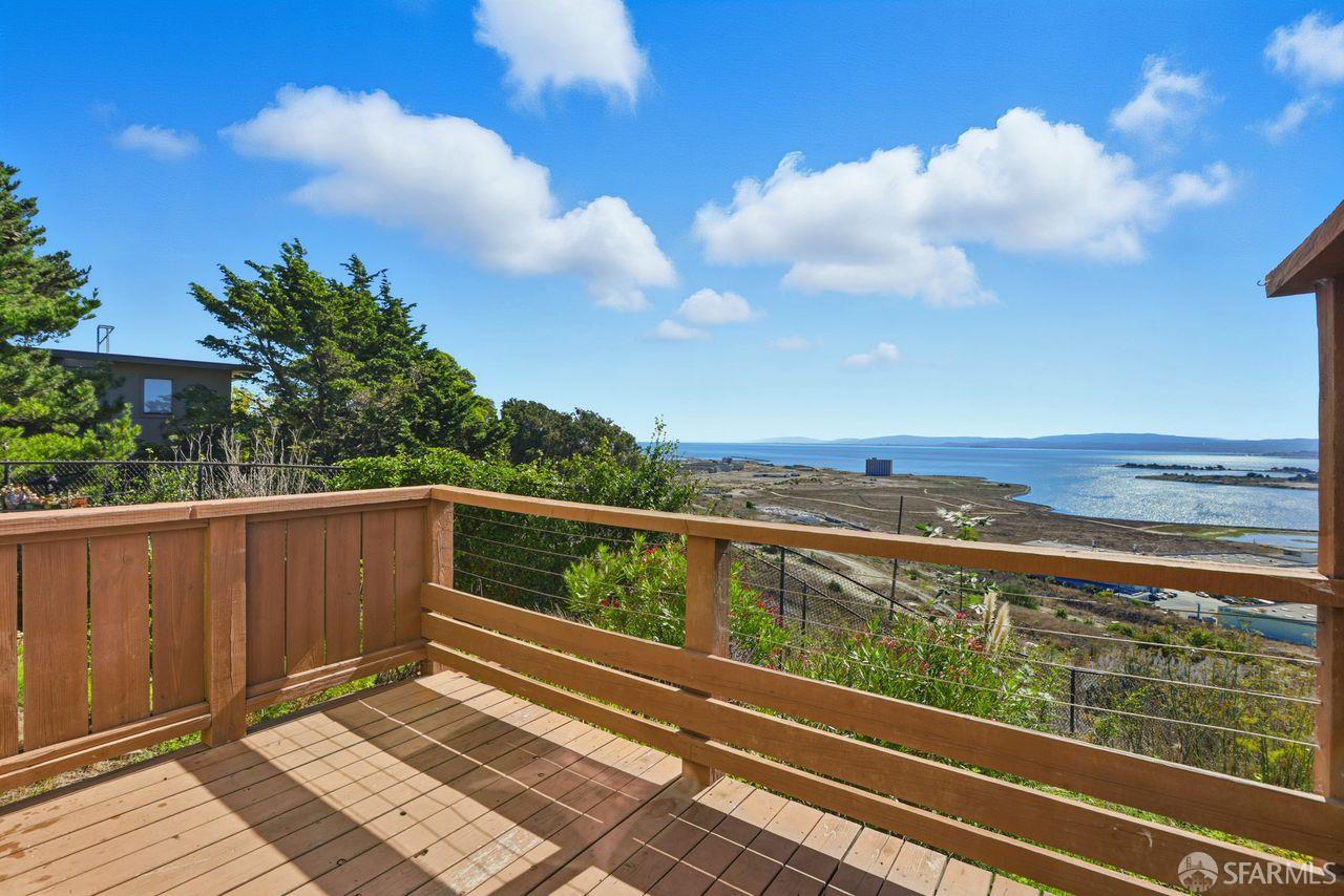 Detail Gallery Image 4 of 46 For 59 Kiska Rd, San Francisco,  CA 94124 - 2 Beds | 1/1 Baths