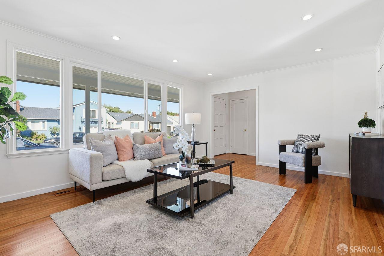 Detail Gallery Image 6 of 40 For 720 Birch Ave, San Mateo,  CA 94402 - 3 Beds | 2/1 Baths