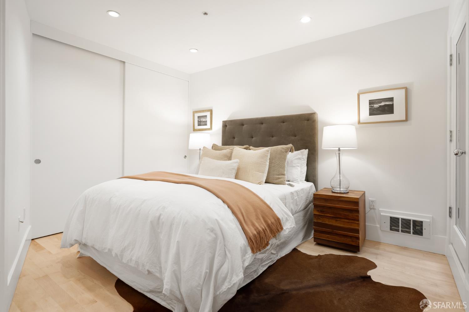 Detail Gallery Image 15 of 26 For 2315 Van Ness Ave #2,  San Francisco,  CA 94109 - 2 Beds | 1/1 Baths