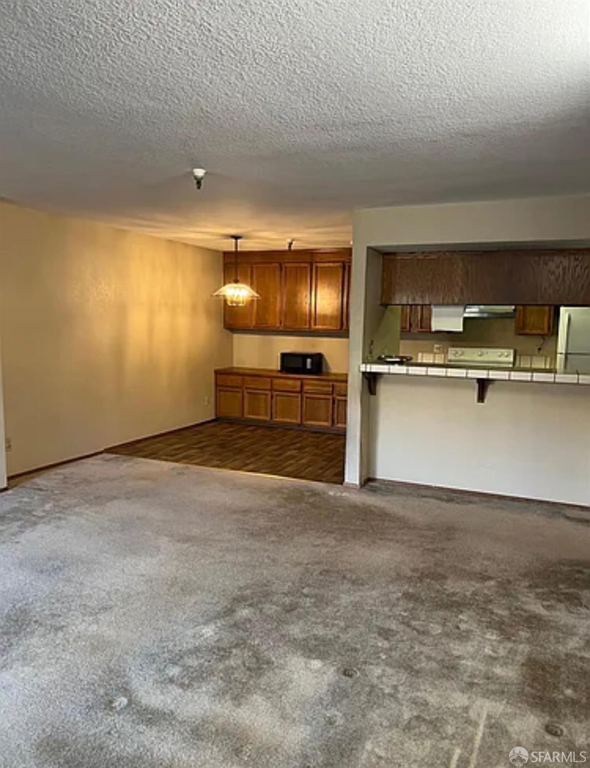 Detail Gallery Image 4 of 8 For 1400 Carpentier St #205,  San Leandro,  CA 94577 - 1 Beds | 1 Baths