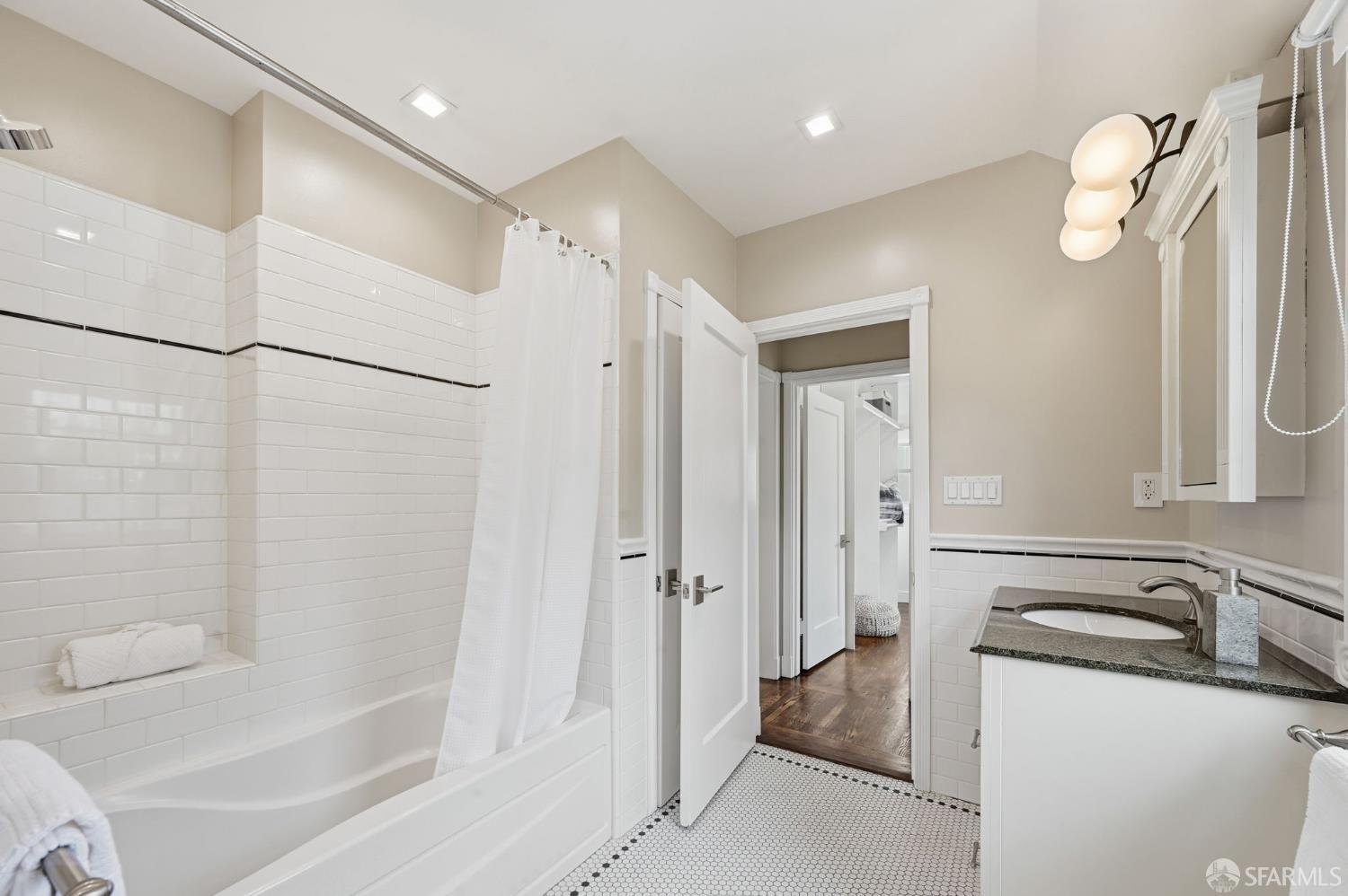 Detail Gallery Image 58 of 97 For 1983 15th Ave, San Francisco,  CA 94116 - 5 Beds | 4/1 Baths